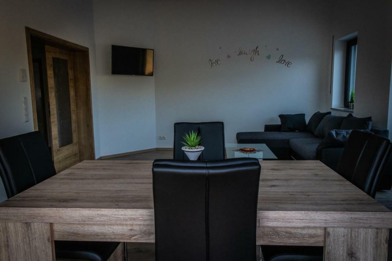 Landhaus Ferienwohnungen Mit Pool Und Wellness Neukirchen-Balbini Εξωτερικό φωτογραφία