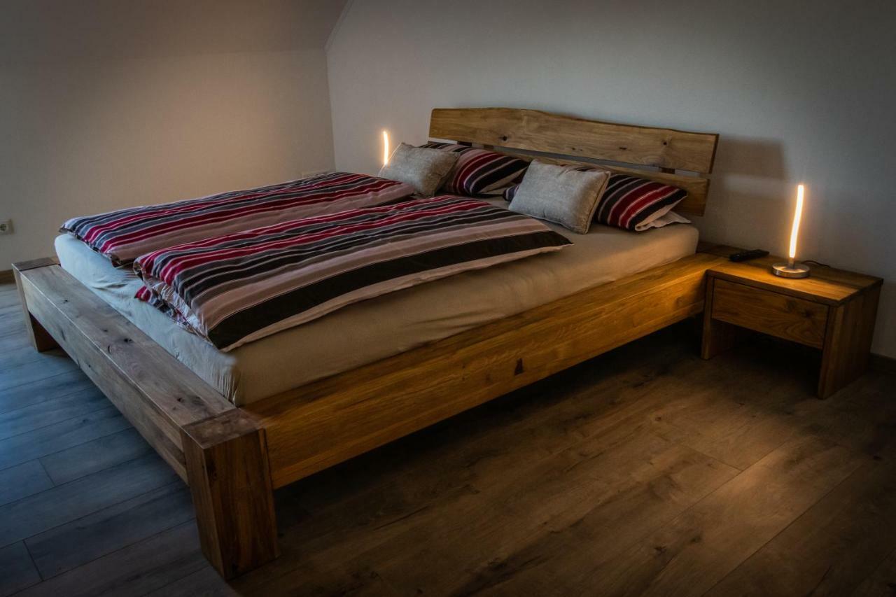 Landhaus Ferienwohnungen Mit Pool Und Wellness Neukirchen-Balbini Εξωτερικό φωτογραφία
