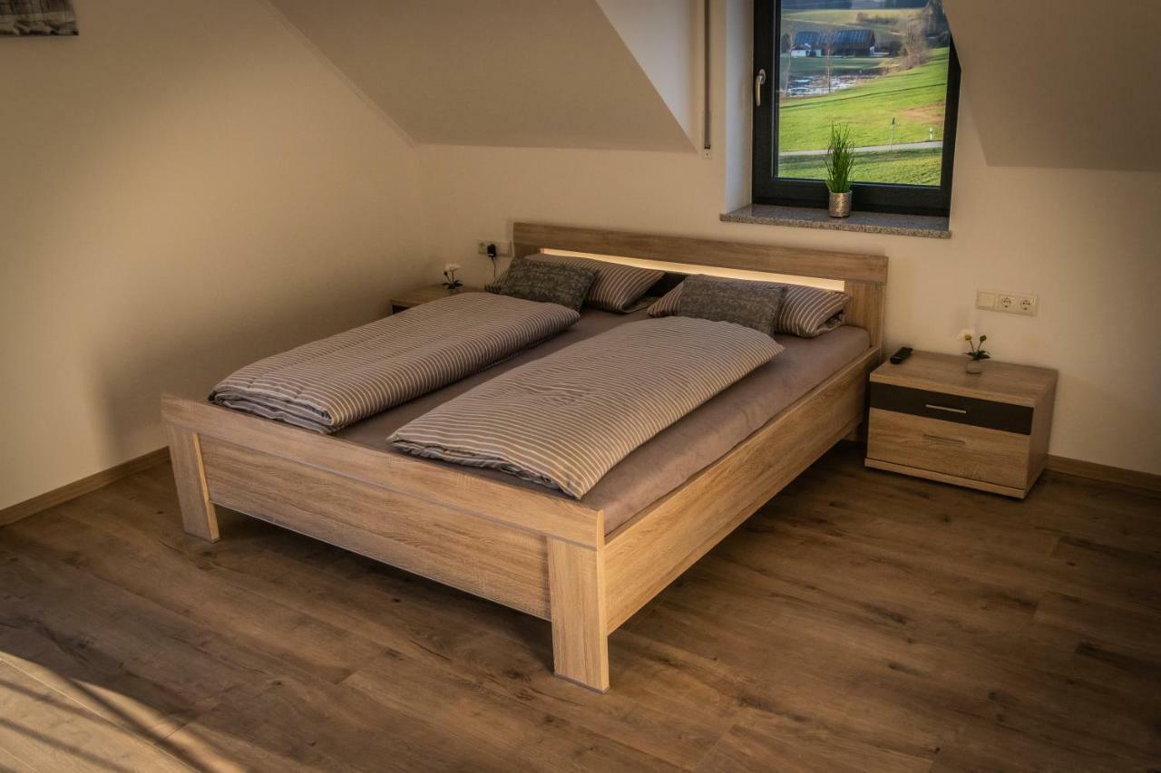 Landhaus Ferienwohnungen Mit Pool Und Wellness Neukirchen-Balbini Εξωτερικό φωτογραφία