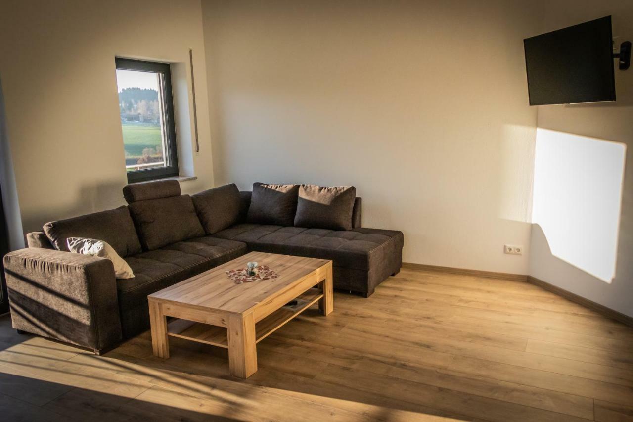 Landhaus Ferienwohnungen Mit Pool Und Wellness Neukirchen-Balbini Εξωτερικό φωτογραφία