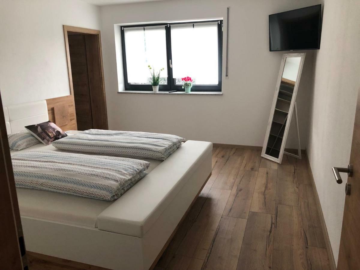Landhaus Ferienwohnungen Mit Pool Und Wellness Neukirchen-Balbini Εξωτερικό φωτογραφία