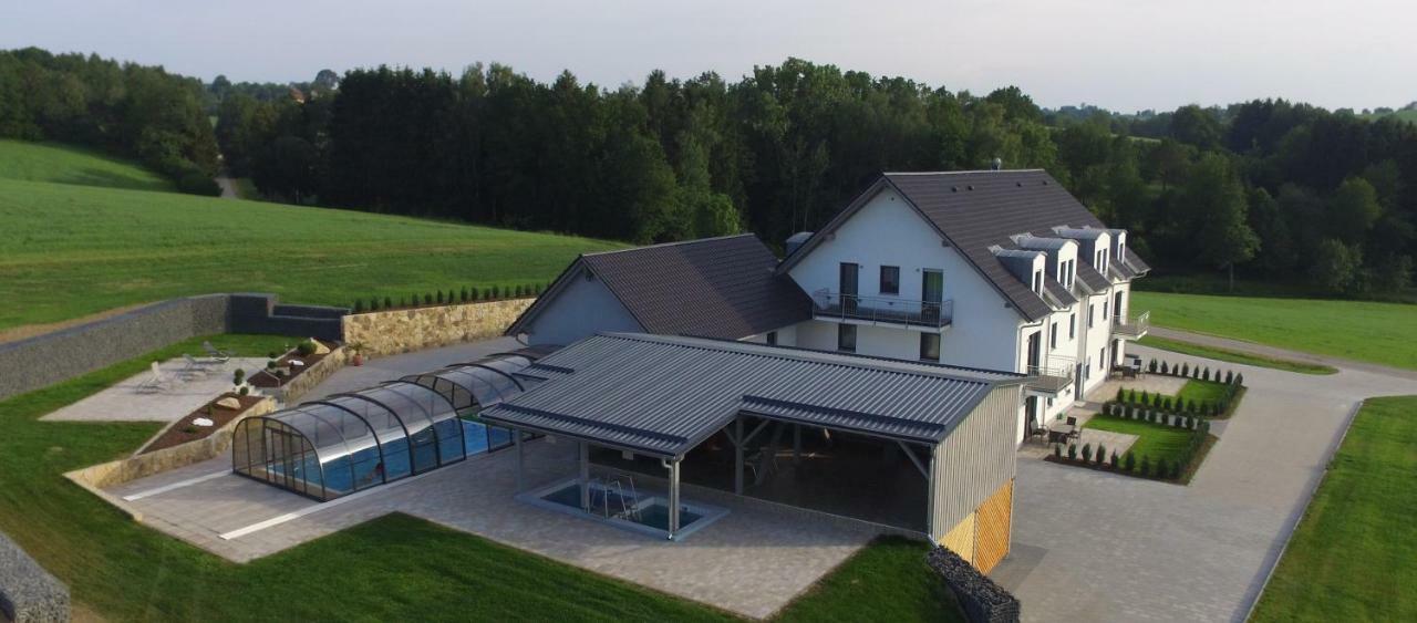 Landhaus Ferienwohnungen Mit Pool Und Wellness Neukirchen-Balbini Εξωτερικό φωτογραφία